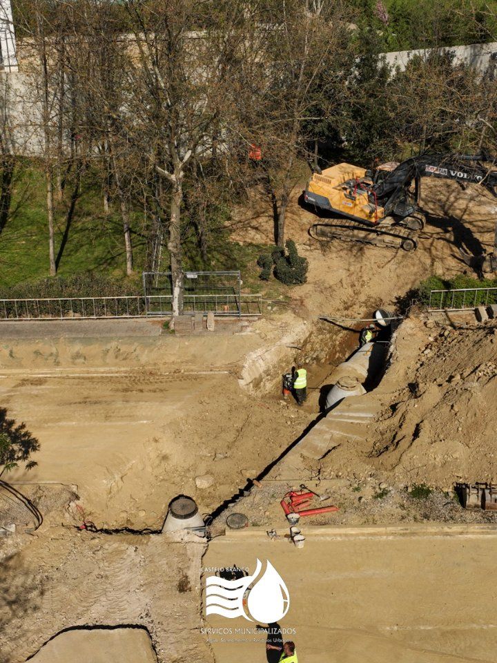 Imagem principal: Empreitadas de Reforço das Condições de Drenagem Pluvial da Área Norte da Zona Urbana Consolidade 4(ZUC 4) e Requalificação e Renovação de Infraestruturas na Rua Eugénia Lima e Praça Mário Vaz Cabral